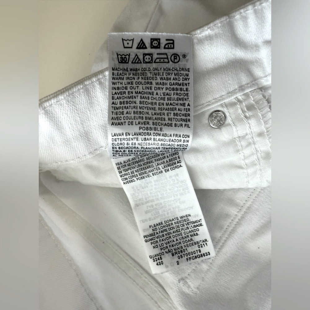 Levi's White Straight Leg Jeans - never worn - Picture 11 of 12